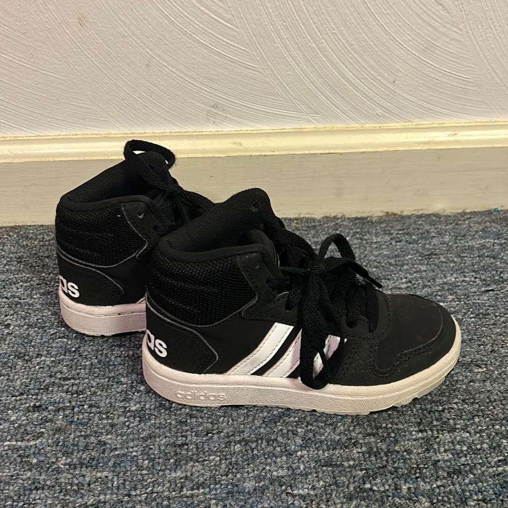 Adidas Black & White Shoes Size 11 in children